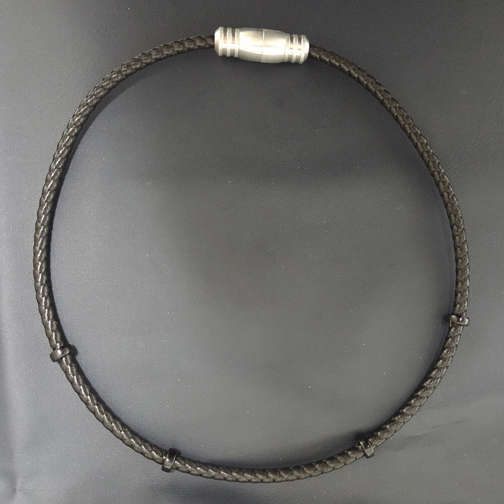 10.本革調組みひも+磁気ポット4つ